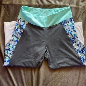 4 for 16$ Bally fitness Capri leggings